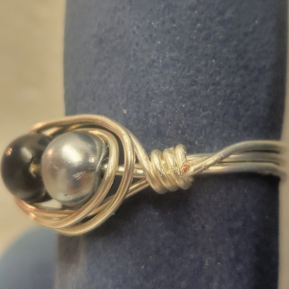 Silver, Black and Gray Faux Pearl Ring - Picture 5 of 7